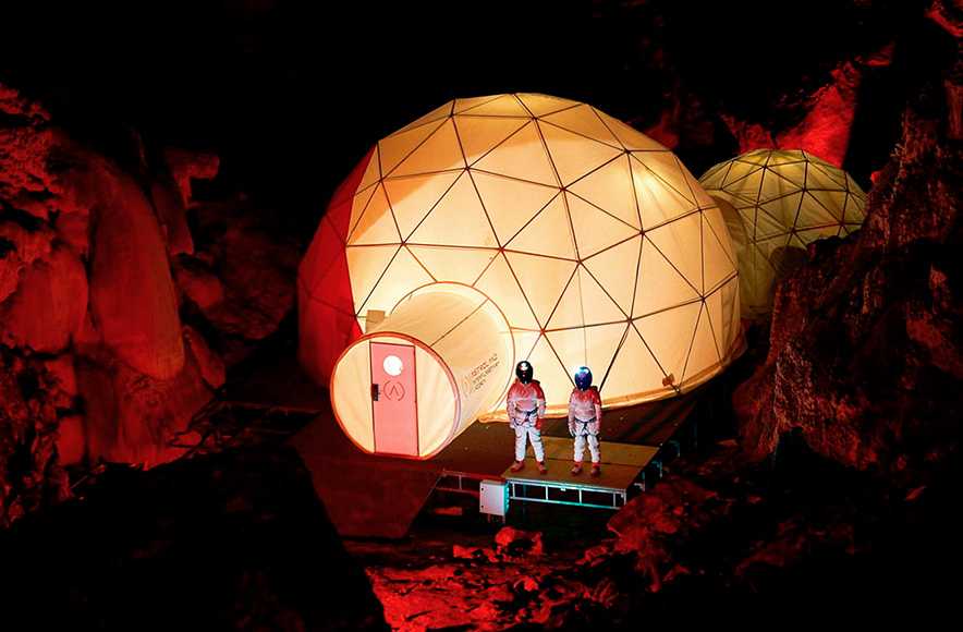 Astroland Ares Station